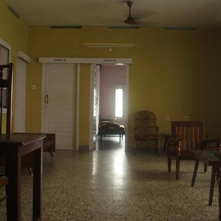 Bed And Bath For 1-8 People Hotel Thiruvananthapuram Екстериор снимка