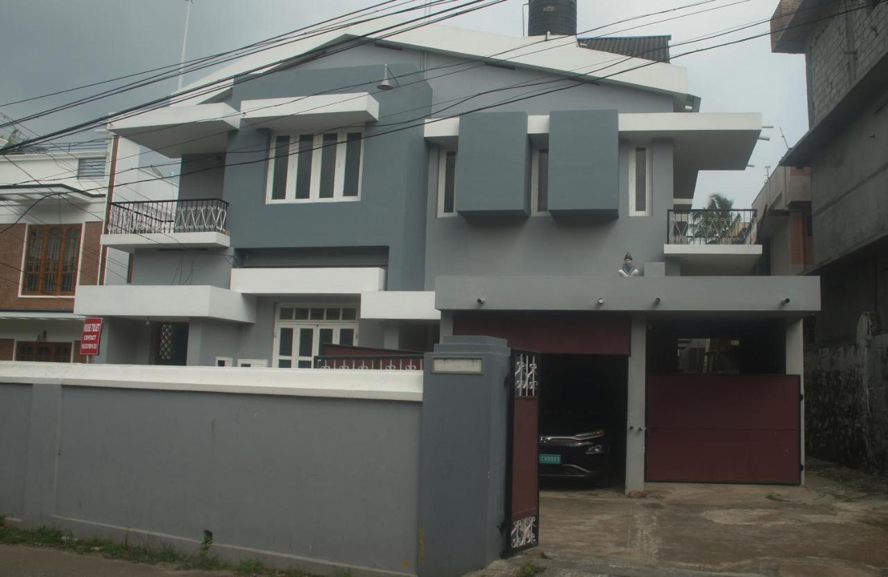 Bed And Bath For 1-8 People Hotel Thiruvananthapuram Екстериор снимка