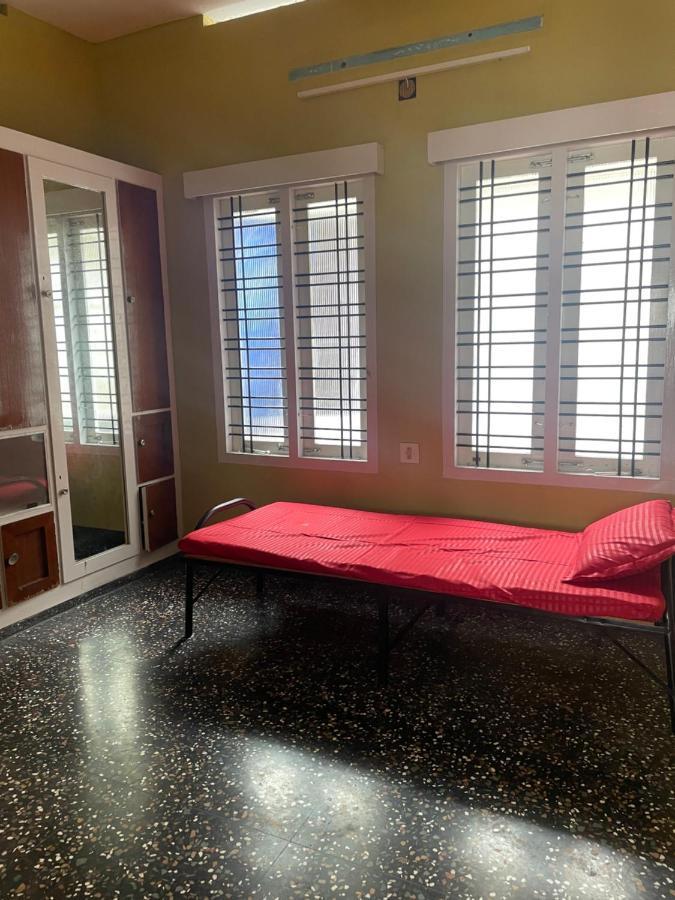Bed And Bath For 1-8 People Hotel Thiruvananthapuram Екстериор снимка