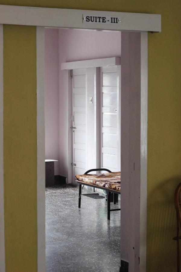 Bed And Bath For 1-8 People Hotel Thiruvananthapuram Екстериор снимка