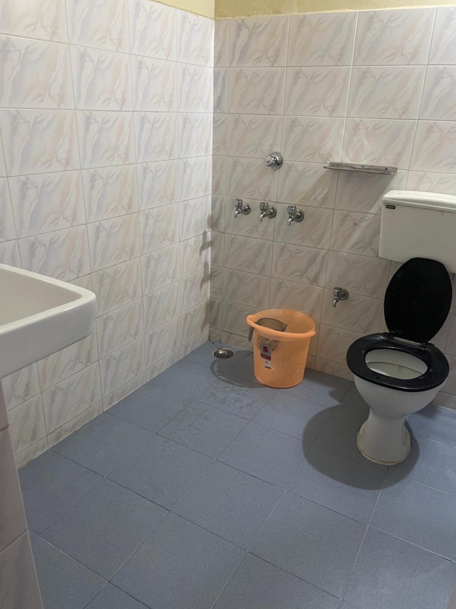Bed And Bath For 1-8 People Hotel Thiruvananthapuram Екстериор снимка