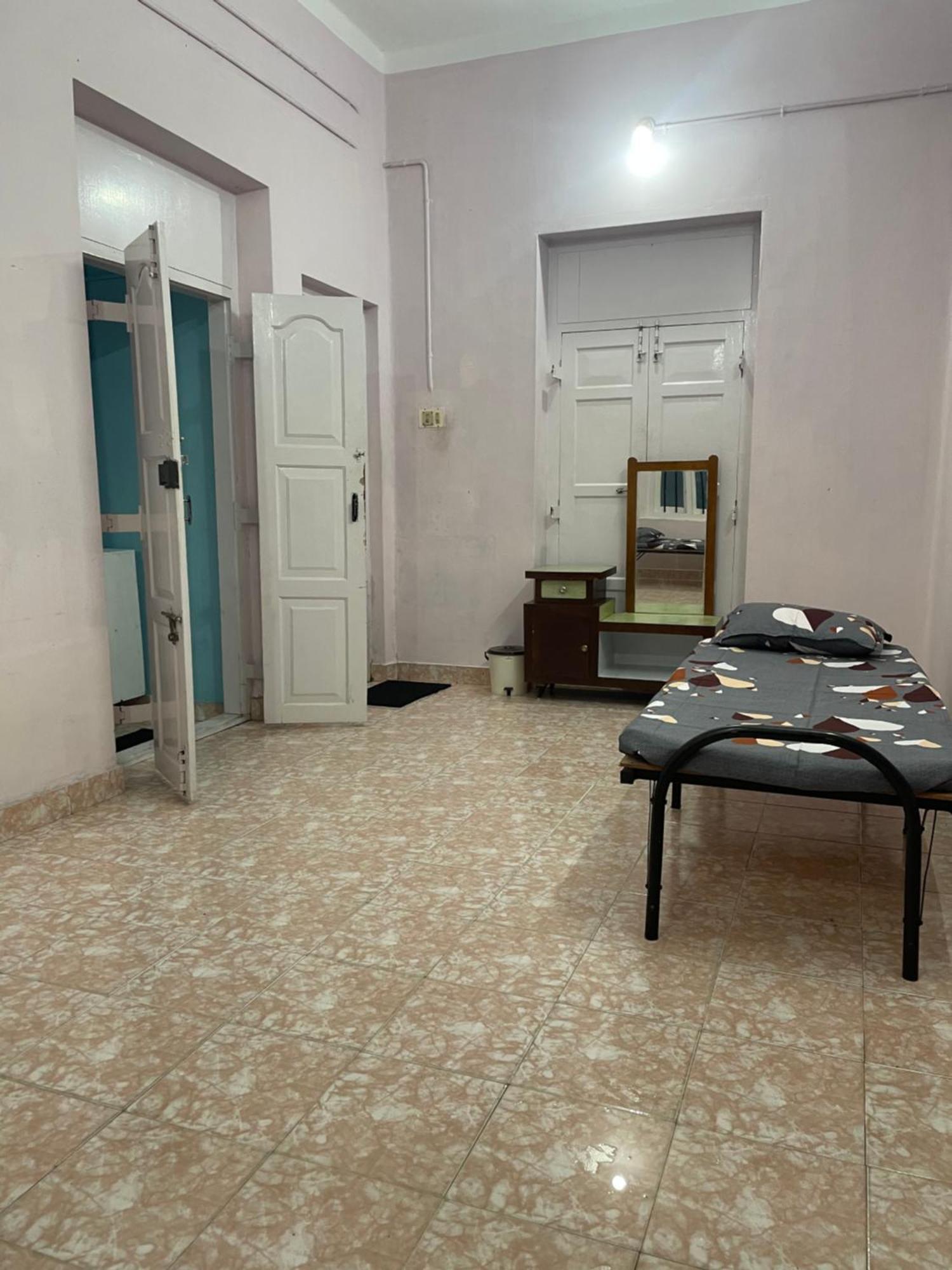 Bed And Bath For 1-8 People Hotel Thiruvananthapuram Екстериор снимка